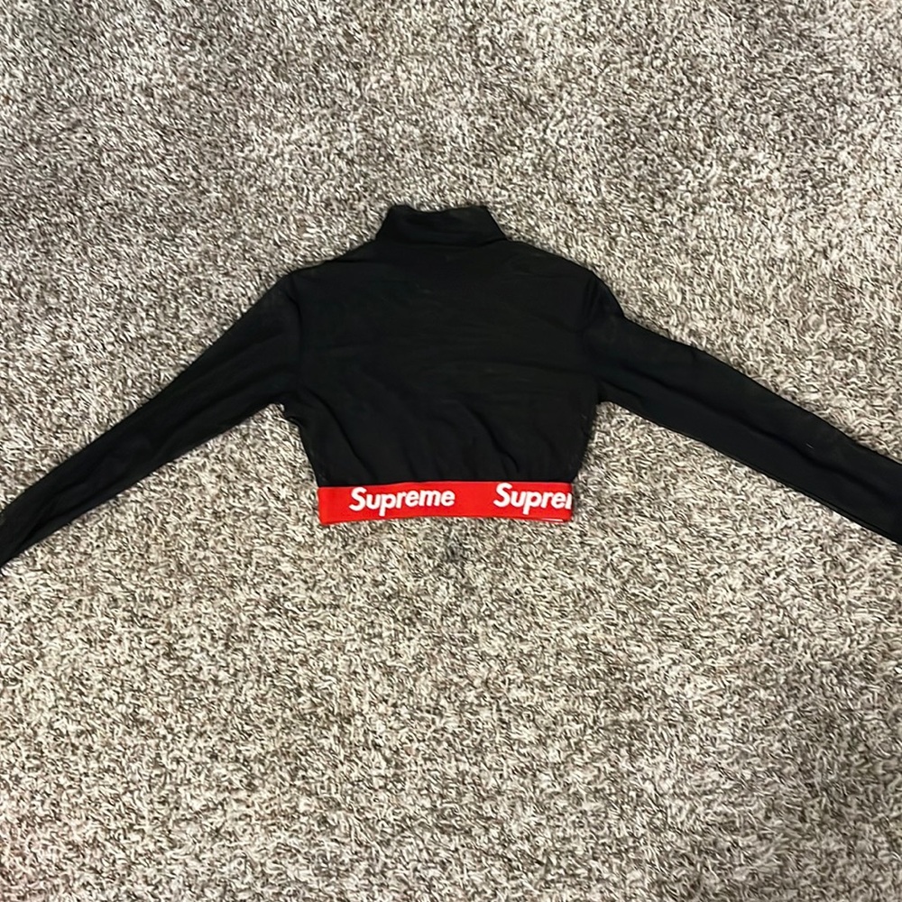 Supreme Women’s Long Sleeve Cropped Top